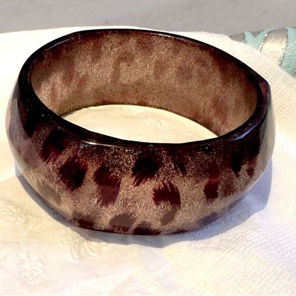 Vintage lucite sparkle leopard design brown gold bangle - Picture 3 of 9